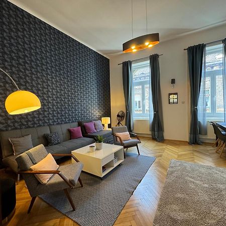 Double Blue Apartment In Budapest Downtown Exterior foto
